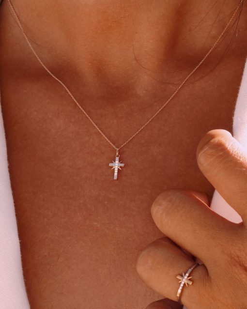 collier croix or jaune diamants blancs or 18 carats recyclé étoile aupiho joaillerie