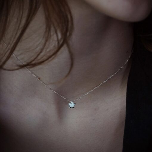 collier étoile chaine fine or blanc diamant blanc serti aupiho joaillerie
