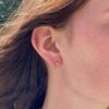 boucle d'oreille croix or jaune et diamants blancs or recyclé 18 carats aupiho joaillerie