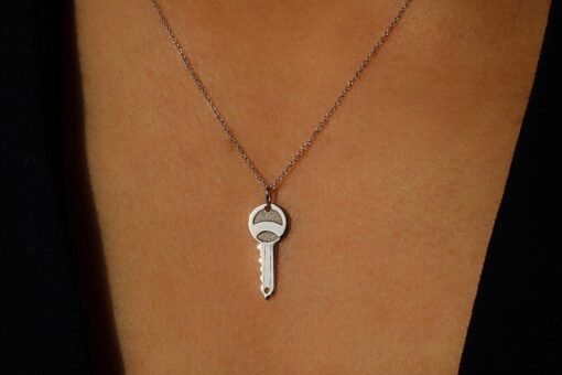 collier clé or blanc or recyclé 18 carats aupiho joaillerie