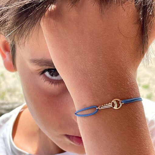bracelet cordon bleu de couleur bracelet cordon clé en or sésame enfant or recyclé 18 carats aupiho joaillerie