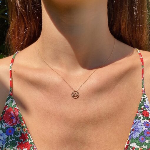 necklace medal yellow gold 18 carat recycled gold aupiho jewellery