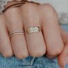 bague rectangle love or jaune et diamant blanc or recyclé 18 carats aupiho joaillerie
