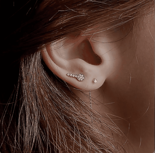 boucle d'oreille clé or jaune et diamants blancs or recyclé 18 carats puce sésame aupiho joaillerie