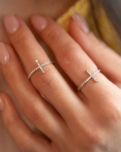 bague croix captive or et diamants medium or blanc aupiho joaillerie