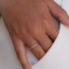 bague fine or et saphirs multicolores or recyclé 18 carats arc en ciel aupiho joaillerie