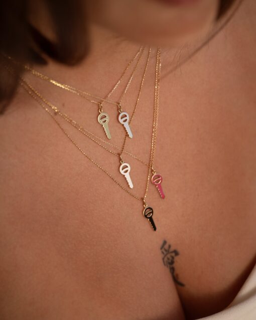 pendentif clé or jaune laqué or recyclé 18 carats colors aupiho joaillerie
