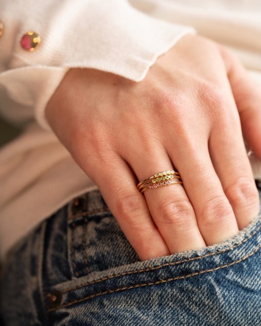 bague fine or et tsavorites vertes aupiho joaillerie