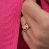 chevalière or et diamants nika or jaune diamants blancs aupiho joaillerie