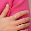 bague coussin diamants or jaune aupiho joaillerie