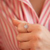 bague-solitaire-diamant-entouragediamants-orrecycle-aupiho-fiancailles