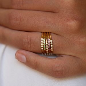 saphir rose bague fine or 18 carats aupiho joaillerie