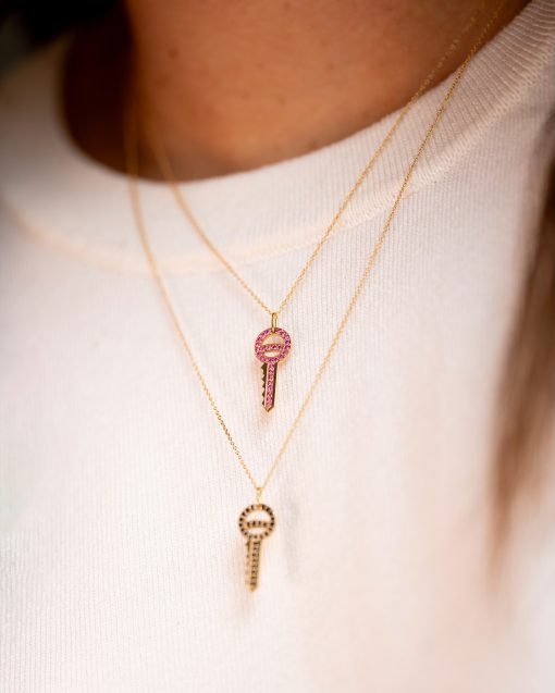 collier clé saphirs roses or jaune sésame aupiho joaillerie